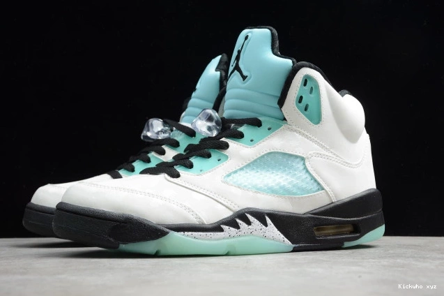 Jordan CN2932-100 Island 5 Green Air 0731